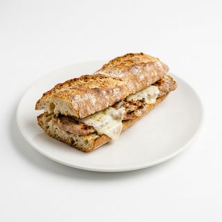 Bocadillo De Lomo Y Queso
