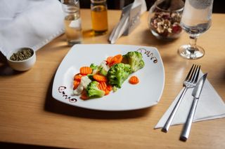 Párolt zöldség/Legume asortate în aburi