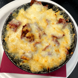 Patatas Fritas con Queso y Bacon