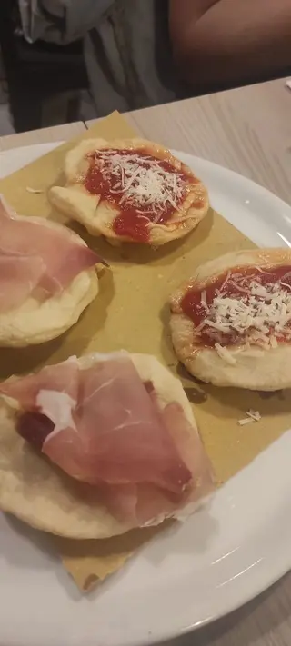Montanare con pomodoro