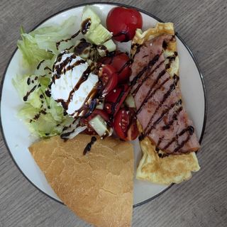 Egg-Roll With Ham & Vegetables Breakfast #1 საუზმე