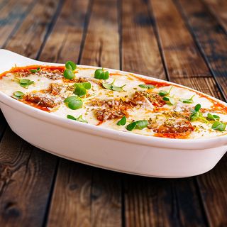 Melanzanna alla Parmigiano cu sos Bolognese