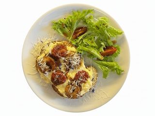 Скрембл з креветкою, зеленню на хрусткому тості (325g)