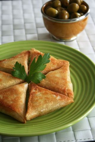 Assortiment De Briouates Au Poulet (4 Pièces)