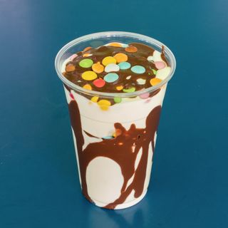 Yogurt naturale con granelle e salse