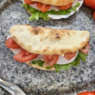 Pizza sendvič sa pilećim prsima 250gr