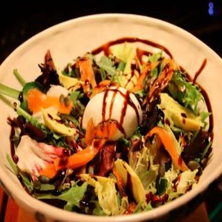 Ensalada Especial Con Salmón