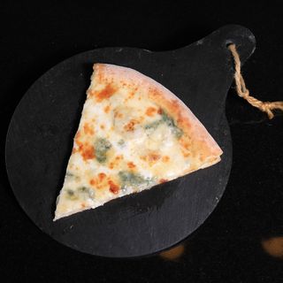Felie pizza Quattro Formaggi 