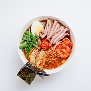 Сиыр еті қосылған рамэн/Рамэн с говядиной 