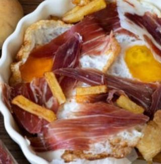 Tapa De Huevos Rotos