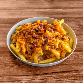 Batata Frita com Cheddar e Bacon