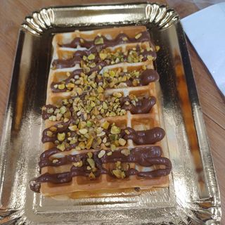 Waffle Nutella e granella di pistacchio