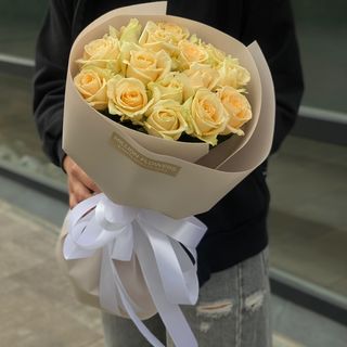 15 кремових троянд Піч Аваланч 