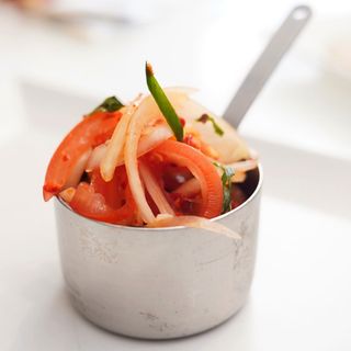 Salata od luka i rajčice