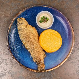 Păstrăv în crustă de porumb