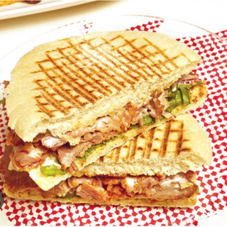 Menú calentito con patatas y refresco 