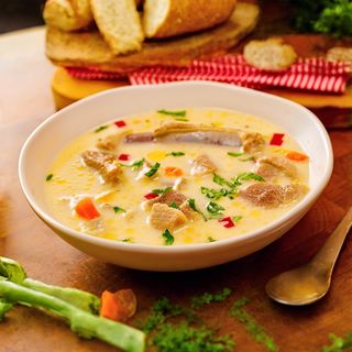 Ciorba ardeleneasca de porc + ardei iute + chifla