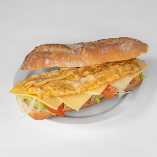 Bocadillo Motero Con Tortilla Francesa