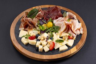 Плато колбаси от Италия