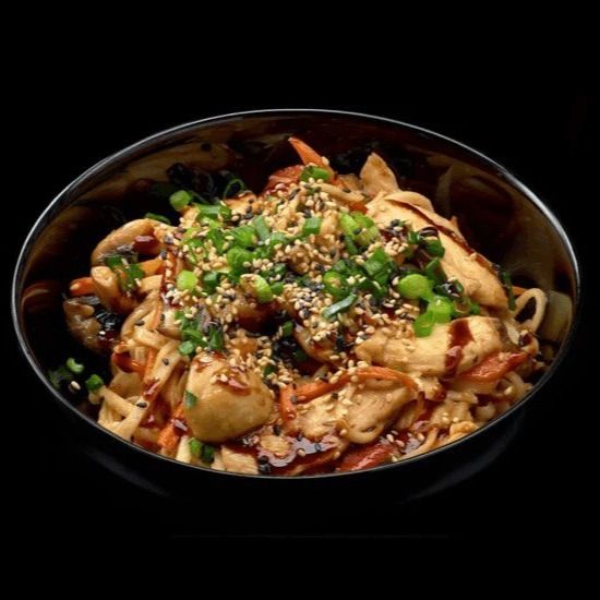 152. Wok de fideos con pollo