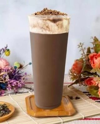 Milk tea cacao con panna montata 