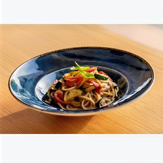 Spaghetti con Crema di Tartufo Nero, Pomodoro e Zucchine