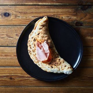 Pizza Clásica Calzone