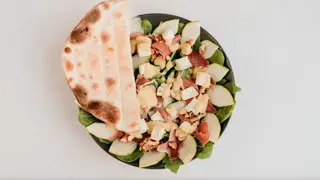 Sałatka z szynką parmeńską