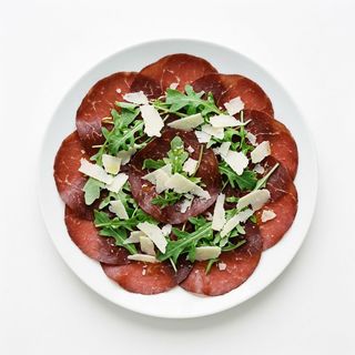 Carpaccio di bresaola rucola e grana