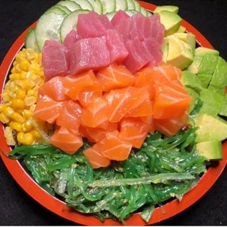 77 Poke Tokio Clásico