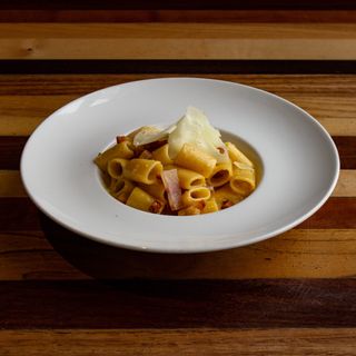 Mezzemaniche alla carbobufala