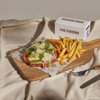 Milanesa de Pollo Parmesana