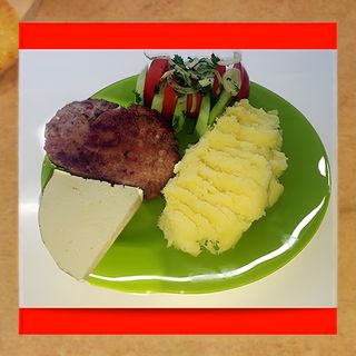 კარტოფილის პიურე 2 კატლეტით