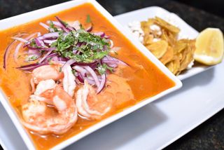 Encebollado Mixto Pescado y Langostino