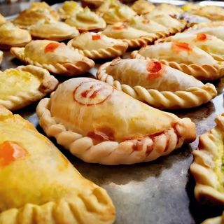Empanada Argentina Jamón Y Queso