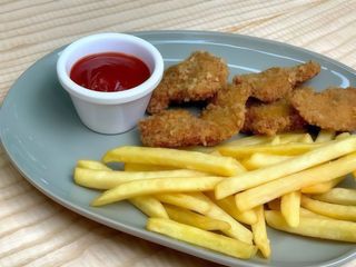 Картопля фрі з нагетсами (160g)