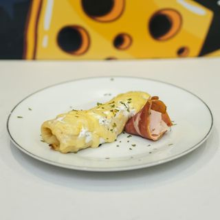 Palačinka sa sirom i šunkom