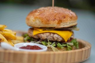 ქათმის ბურგერი