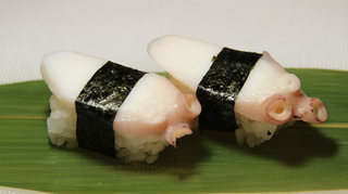 N7 Nigiri di polipo - 2 pezzi