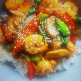 Chop suey de camarão 