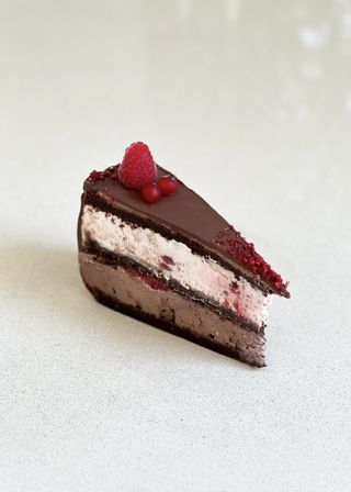 Tort de Ciocolată cu Zmeură