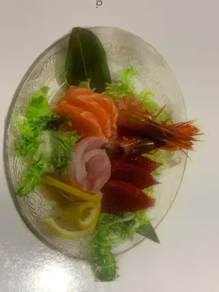 181. Sashimi misto 11pz