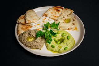 Ассорти крем-паст  с питой 