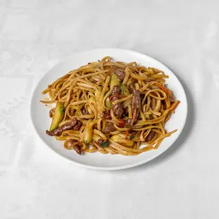 30. Tallarines Fritos Con Ternera (Picante)