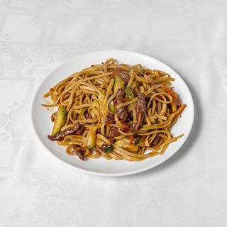 30. Tallarines Fritos Con Ternera (Picante)