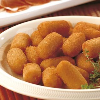 24. Mini croqueta de jamon