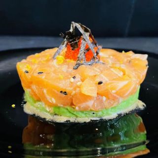 106.Tartar Salmón (1 Ud.)