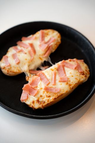 Pão de Alho com Queijo e fiambre