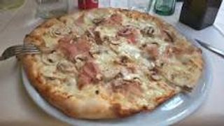 Prosciutto e funghi bianca