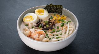 Суп сирний рамен з креветкою